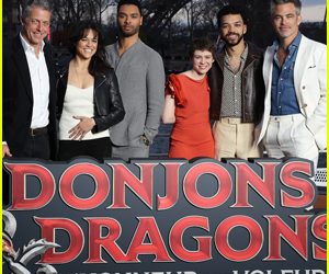 PARIS, FRANCE - MARCH 21: Hugh Grant, Michelle Rodriguez,  RegÃ©-Jean Page, Sophia Lillis and Justice Smith and Chris Pine attend a photocall in support of Paramount Pictures' and eOne's "Dungeons & Dragons: Honor Among Thieves" on March 21, 2023 in Paris, France. (Photo by Marc Piasecki/Getty Images for Paramount Pictures )