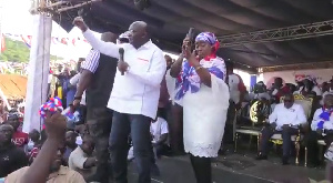 Bawumia addressing supporters at the final NPP rally in Kumawu