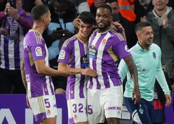 Real Valladolid celebrate Cyle Larin's goal